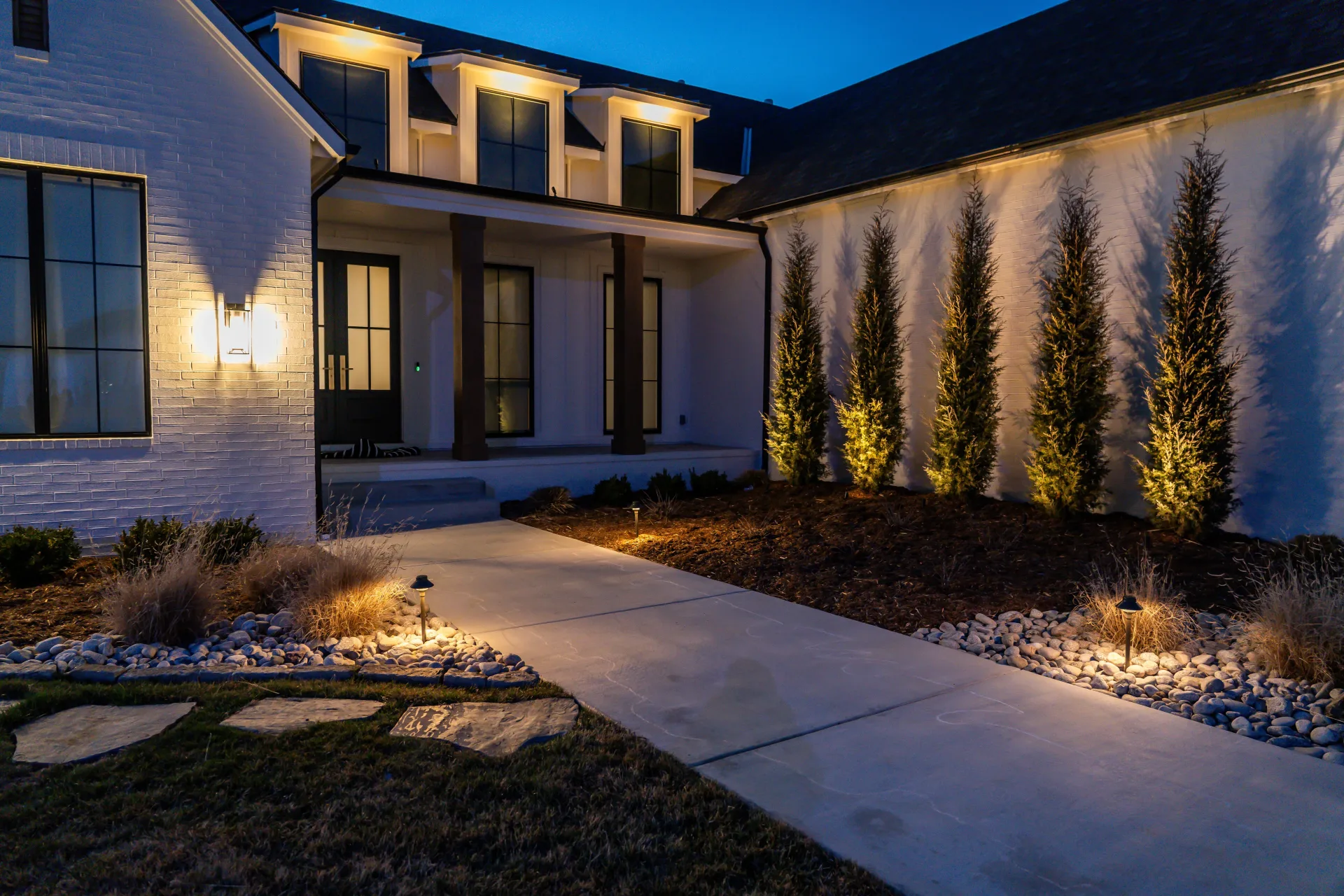 Uplighting/Path Lighting